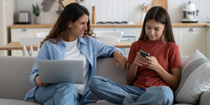 When social media is delayed image