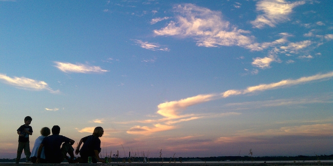 Praying with children image